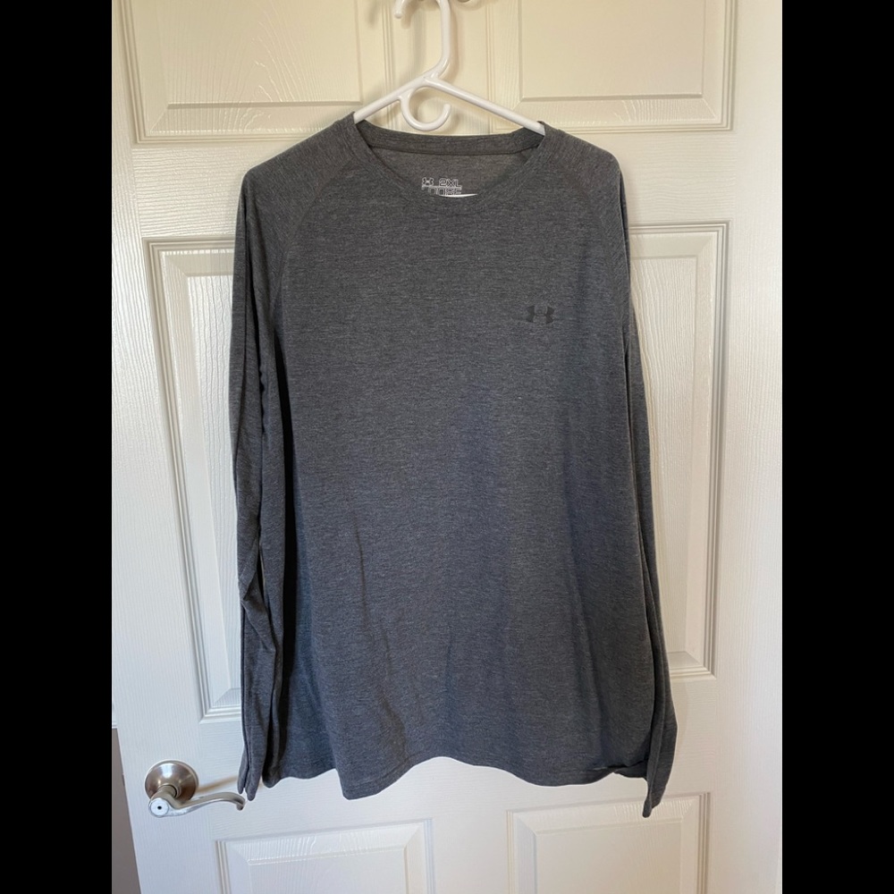 Men’s Under Armour long sleeve shirt